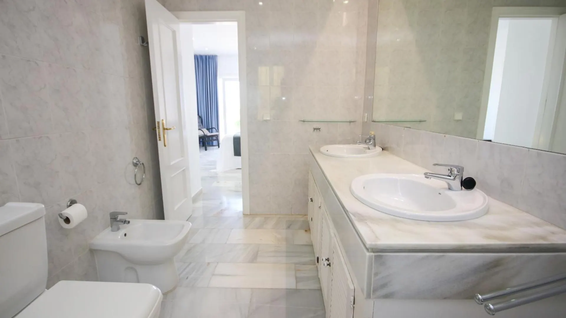 Three Bedroom Apartment La Mairena Elviria Ojén