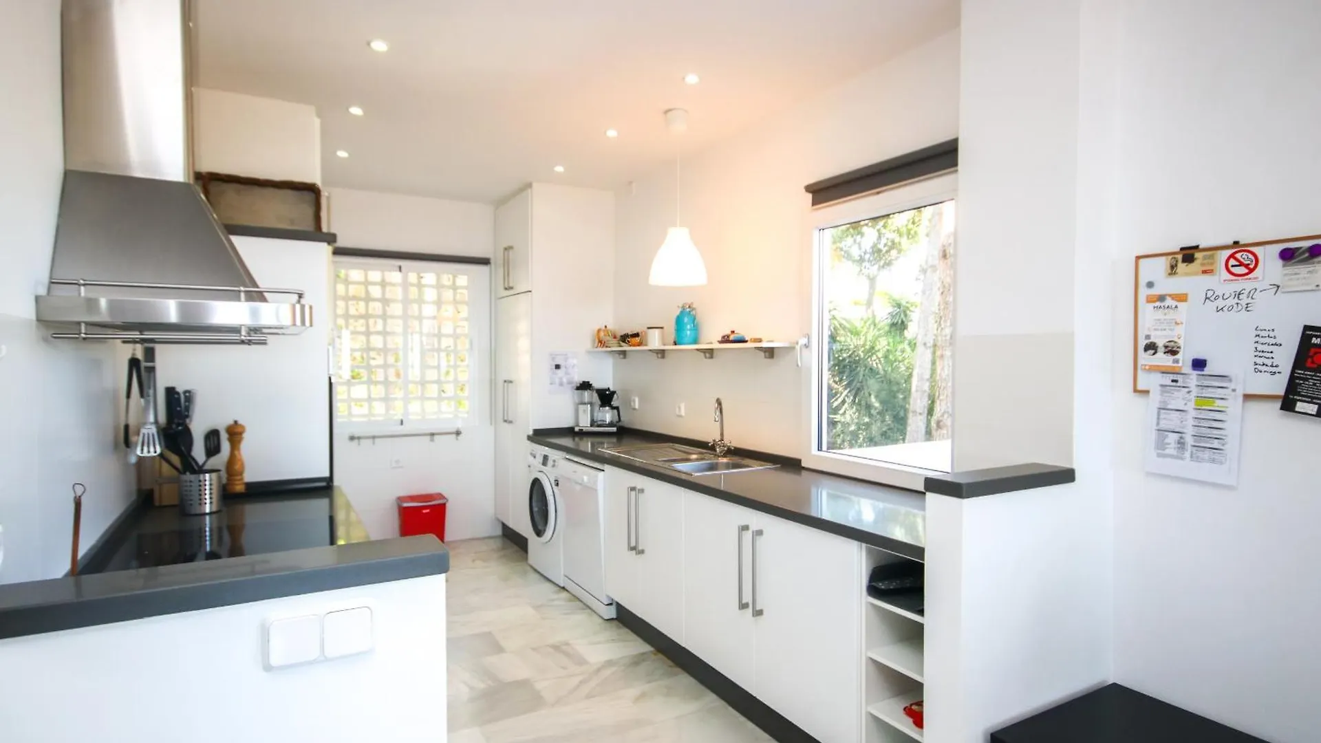 Three Bedroom Apartment La Mairena Elviria Ojén Ισπανία